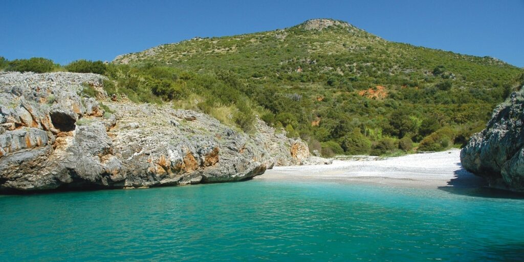 CAB nuovamente protagonista su RAI 1 - E stata una punta quella dedicata al Cilento emozionante e straordinaria dove la maestosità del mare quello blu della costa del cilento è stato assieme alle sue meraviglie indiscusso protagonista.